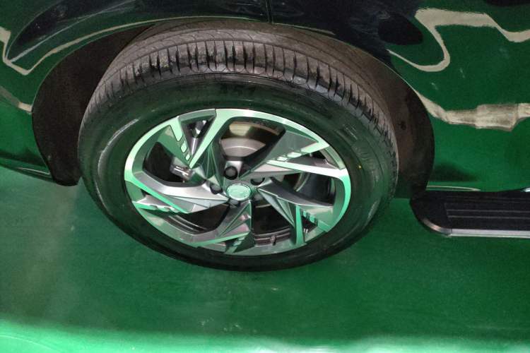 Used Hongqi HS3 PHEV 2024 PHEV 115km Jingwei Edition Right Rear Wheel Hub