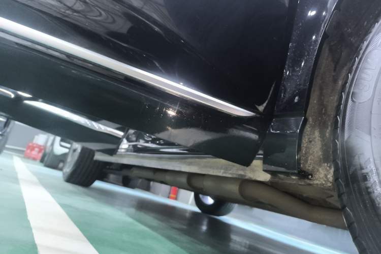 Used Hongqi HS3 PHEV 2024 PHEV 115km Jingwei Edition Right Side Sill