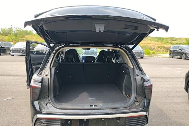 Used Hongqi HS3 PHEV 2024 PHEV 115km Jingwei Edition Trunk