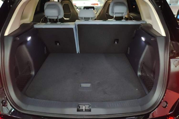 Used Hongqi HS3 PHEV 2024 PHEV 115km Jingwei Edition Trunk