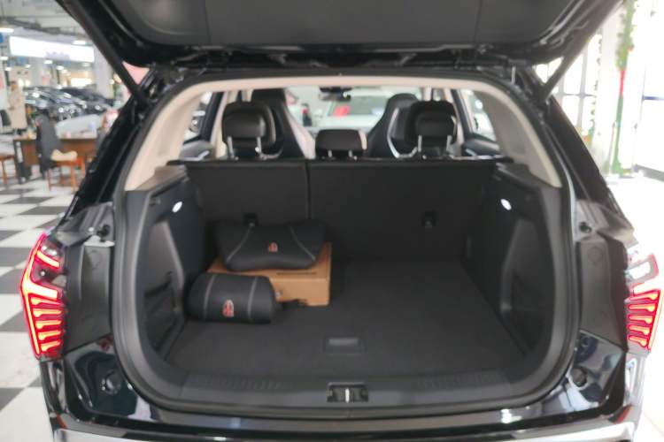 Used Hongqi HS3 PHEV 2024 PHEV 115km Jingwei Edition Trunk