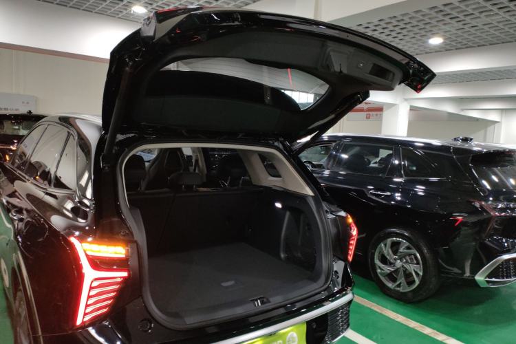 Used Hongqi HS3 PHEV 2024 PHEV 115km Jingwei Edition Trunk
