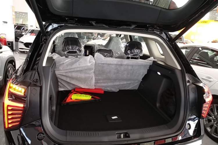 Used Hongqi HS3 PHEV 2024 PHEV 115km Jingwei Edition Trunk