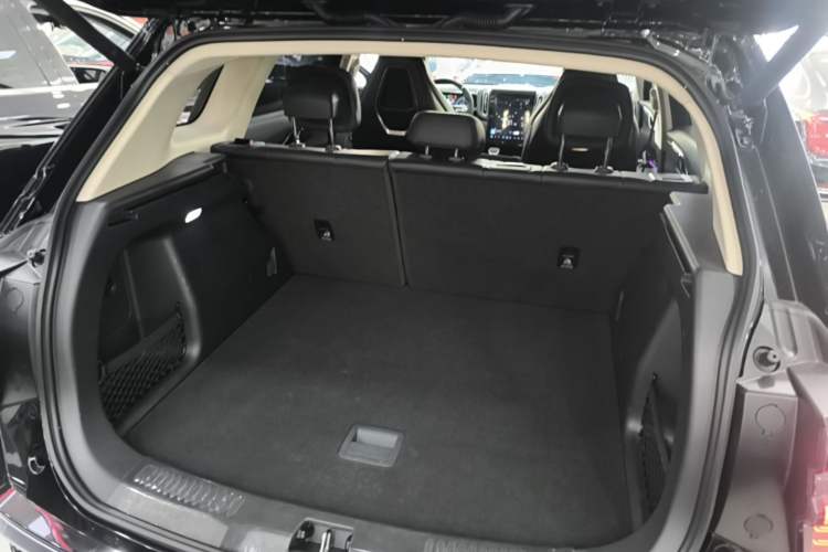 Used Hongqi HS3 PHEV 2024 PHEV 115km Jingwei Edition Trunk
