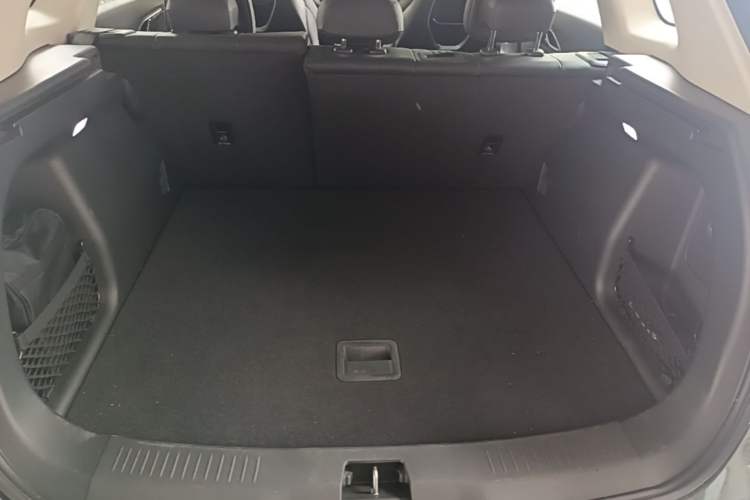 Used Hongqi HS3 PHEV 2024 PHEV 115km Jingwei Edition Trunk