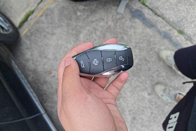 Used Hongqi HS3 PHEV 2024 PHEV 115km Jingwei Edition Vehicle Key
