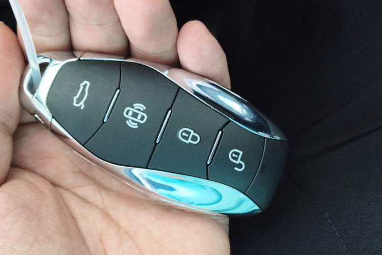 Used Hongqi HS3 PHEV 2024 PHEV 115km Jingwei Edition Vehicle Key