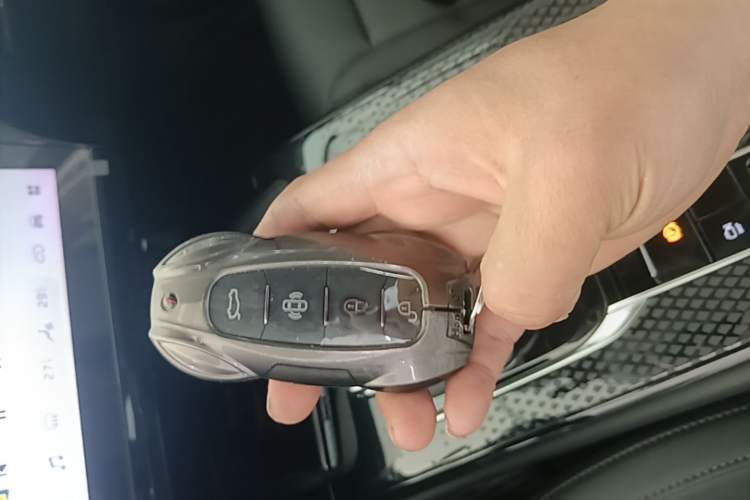 Used Hongqi HS3 PHEV 2024 PHEV 115km Jingwei Edition Vehicle Key