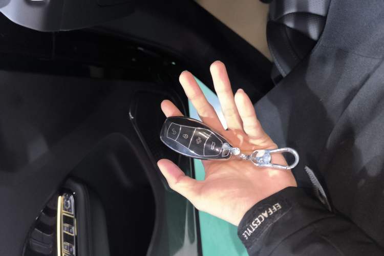 Used Hongqi HS3 PHEV 2024 PHEV 115km Jingwei Edition Vehicle Key