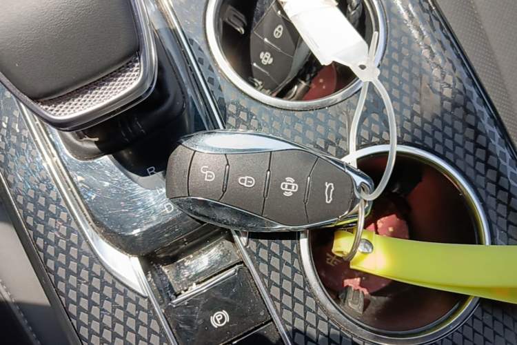 Used Hongqi HS3 PHEV 2024 PHEV 115km Jingwei Edition Vehicle Key