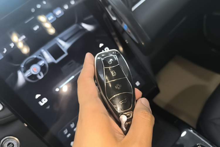 Used Hongqi HS3 PHEV 2024 PHEV 115km Jingwei Edition Vehicle Key