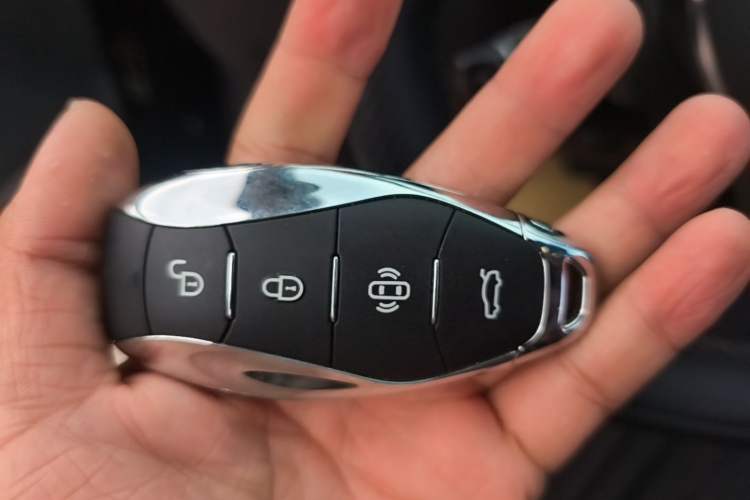 Used Hongqi HS3 PHEV 2024 PHEV 115km Jingwei Edition Vehicle Key