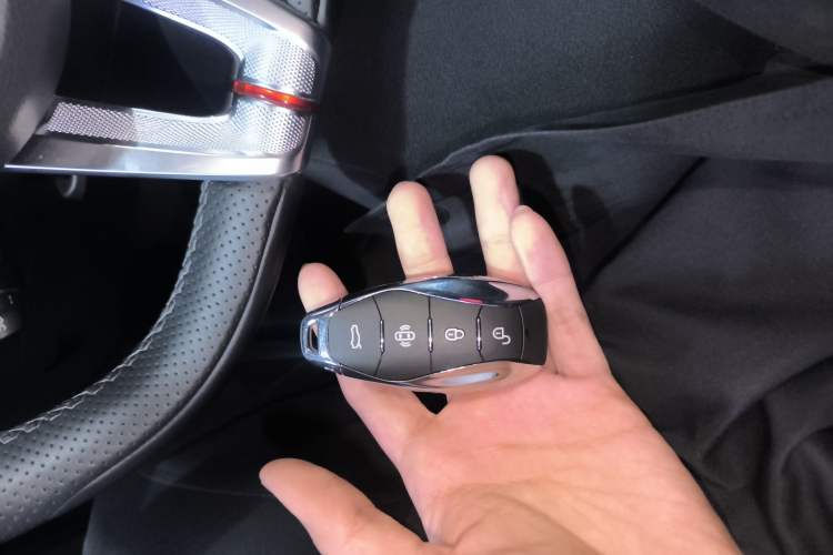 Used Hongqi HS3 PHEV 2024 PHEV 115km Jingwei Edition Vehicle Key