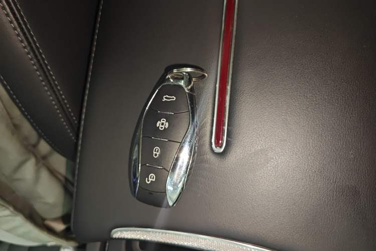 Used Hongqi HS3 PHEV 2024 PHEV 115km Jingwei Edition Vehicle Key