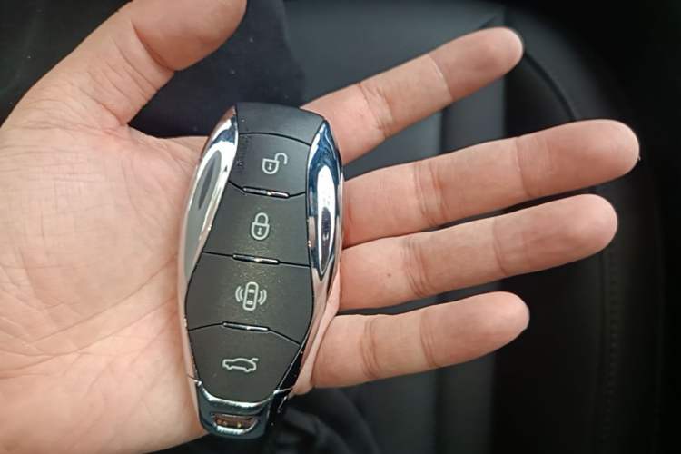 Used Hongqi HS3 PHEV 2024 PHEV 115km Jingwei Edition Vehicle Key