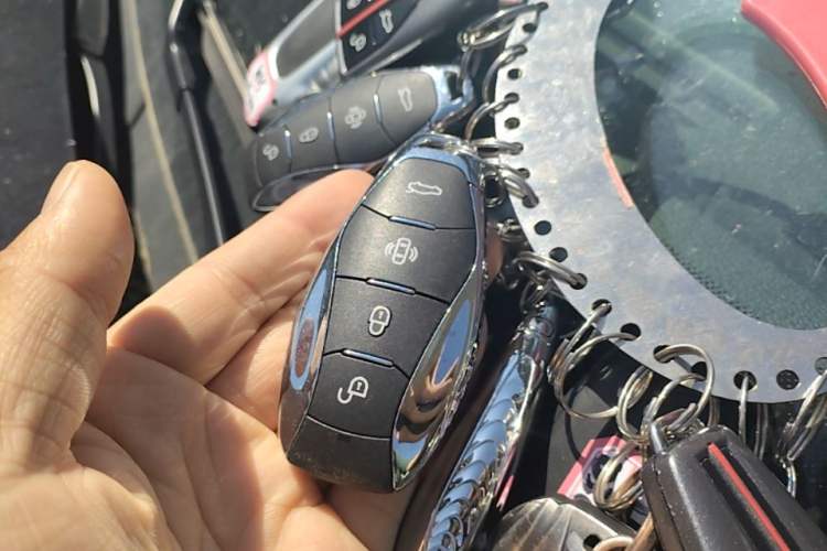 Used Hongqi HS3 PHEV 2024 PHEV 115km Jingwei Edition Vehicle Key
