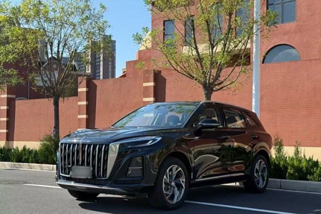 Ojetý Hongqi HS3 PHEV 2024 PHEV 115km Jingwei Edition