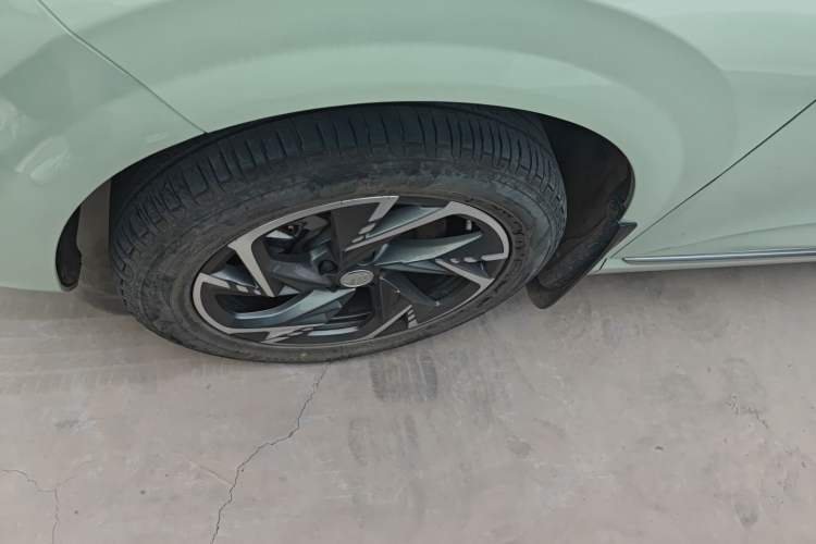 Used Hongqi HS3 PHEV 2024 PHEV 115km Jingwei Edition Left Front Wheel Hub