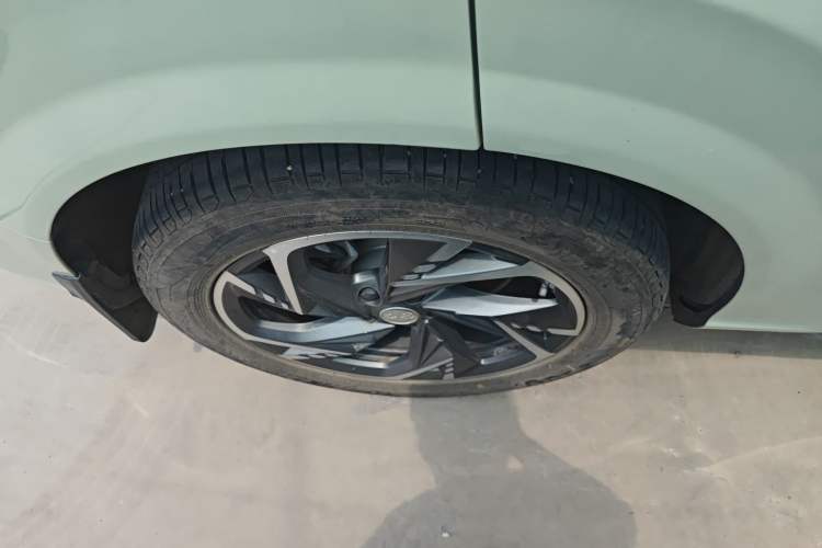 Used Hongqi HS3 PHEV 2024 PHEV 115km Jingwei Edition Right Rear Wheel Hub