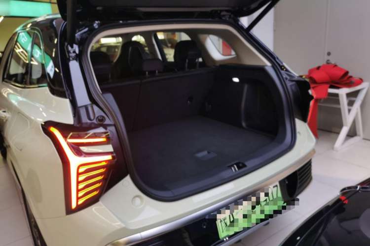 Used Hongqi HS3 PHEV 2024 PHEV 115km Jingwei Edition Trunk