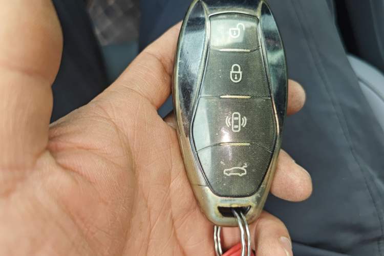 Used Hongqi HS3 PHEV 2024 PHEV 115km Jingwei Edition Vehicle Key