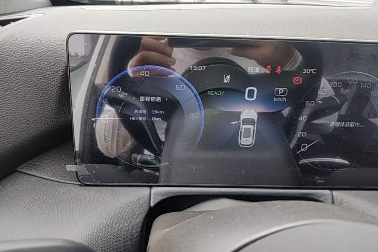 Used Hongqi HS3 PHEV 2024 PHEV 115km Jingwei Edition Odometer Close Up