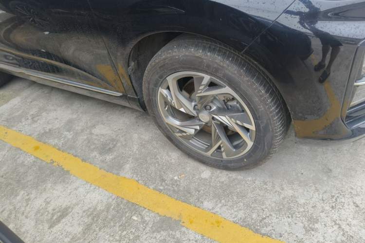 Used Hongqi HS3 PHEV 2024 PHEV 115km Jingwei Edition Right Front Wheel Hub