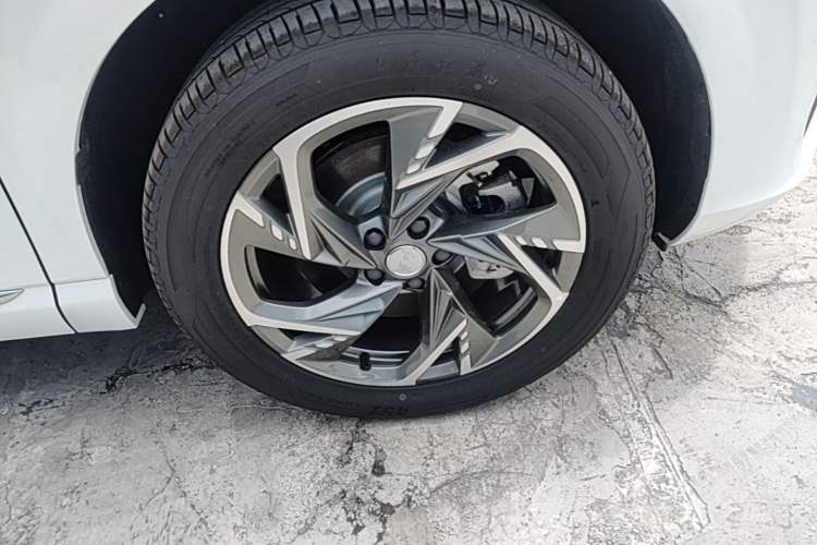 Used Hongqi HS3 PHEV 2024 PHEV 115km Jingwei Edition Right Front Wheel Hub