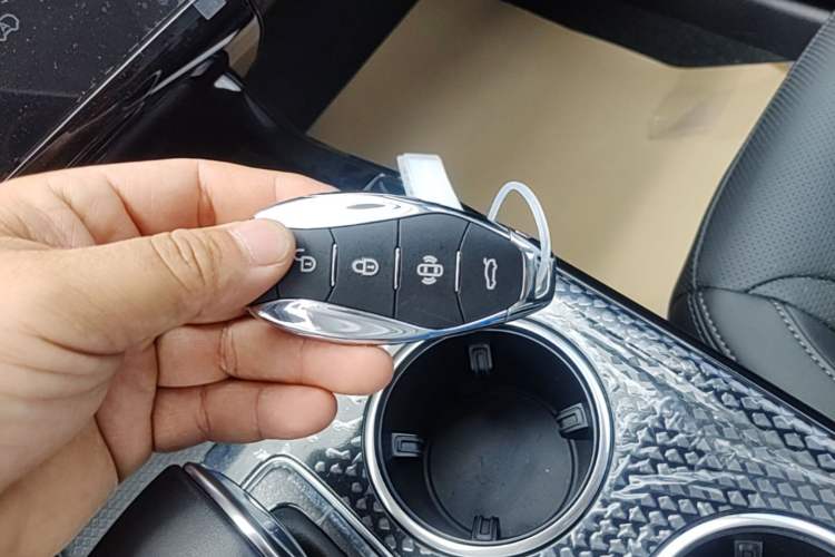 Used Hongqi HS3 PHEV 2024 PHEV 115km Jingwei Edition Vehicle Key