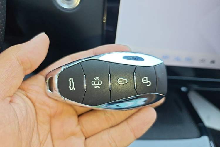 Used Hongqi HS3 PHEV 2024 PHEV 115km Jingwei Edition Vehicle Key