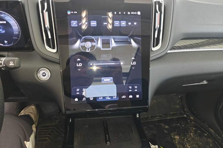 Used Hongqi HS3 PHEV 2024 PHEV 115km Jingwei Edition Audio And AC Panel