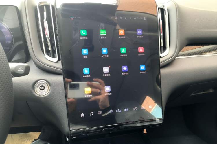 Used Hongqi HS3 PHEV 2024 PHEV 115km Jingwei Edition Audio And AC Panel