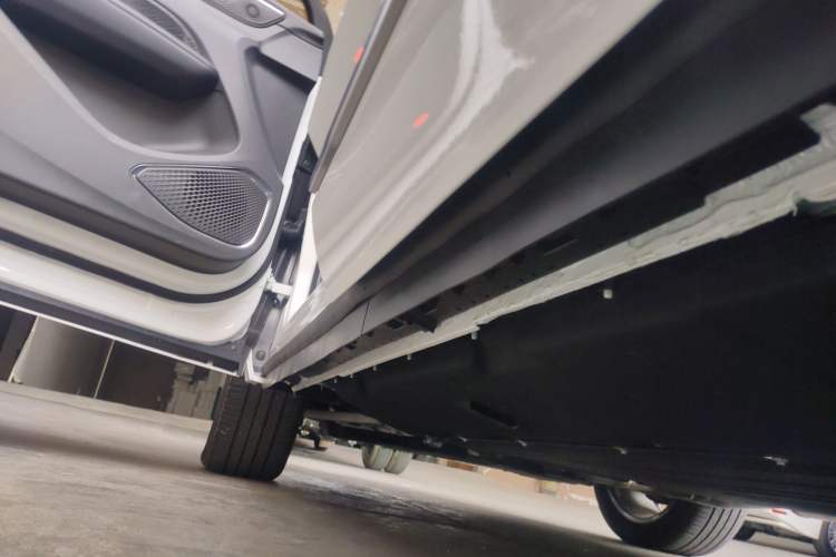 Used Hongqi HS3 PHEV 2024 PHEV 115km Jingwei Edition Chassis Rear Left