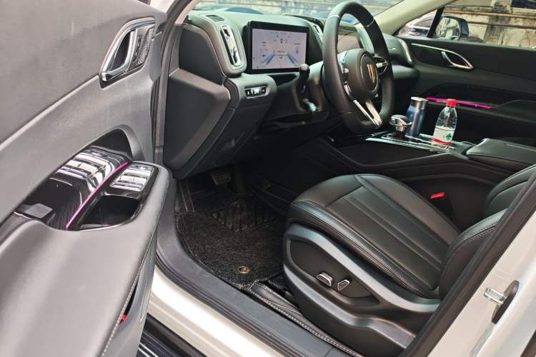 Used Hongqi HS3 PHEV 2024 PHEV 115km Jingwei Edition Driver Seat