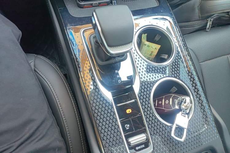 Used Hongqi HS3 PHEV 2024 PHEV 115km Jingwei Edition Gear Lever