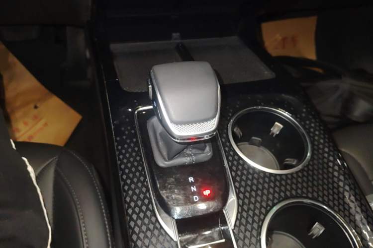 Used Hongqi HS3 PHEV 2024 PHEV 115km Jingwei Edition Gear Lever