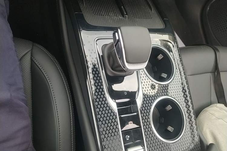Used Hongqi HS3 PHEV 2024 PHEV 115km Jingwei Edition Gear Lever