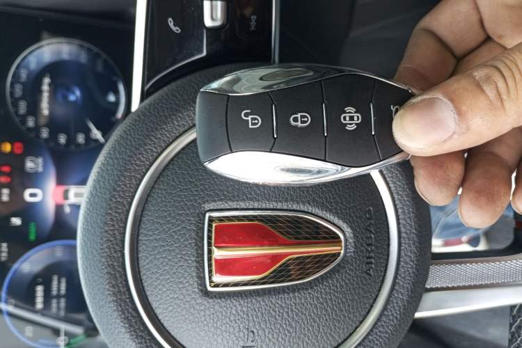 Used Hongqi HS3 PHEV 2024 PHEV 115km Jingwei Edition Interior 1