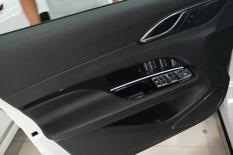 Used Hongqi HS3 PHEV 2024 PHEV 115km Jingwei Edition Interior 7