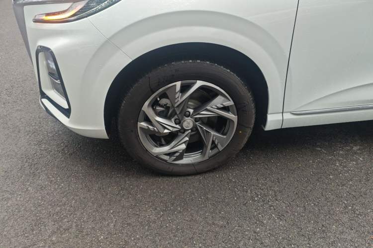Used Hongqi HS3 PHEV 2024 PHEV 115km Jingwei Edition Left Front Wheel Hub