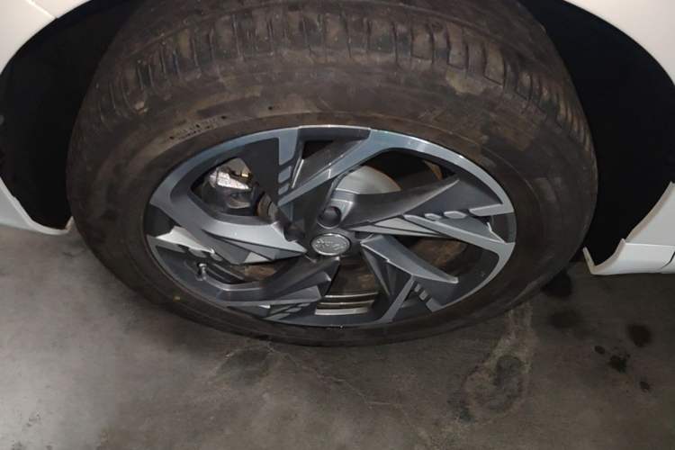 Used Hongqi HS3 PHEV 2024 PHEV 115km Jingwei Edition Left Front Wheel Hub