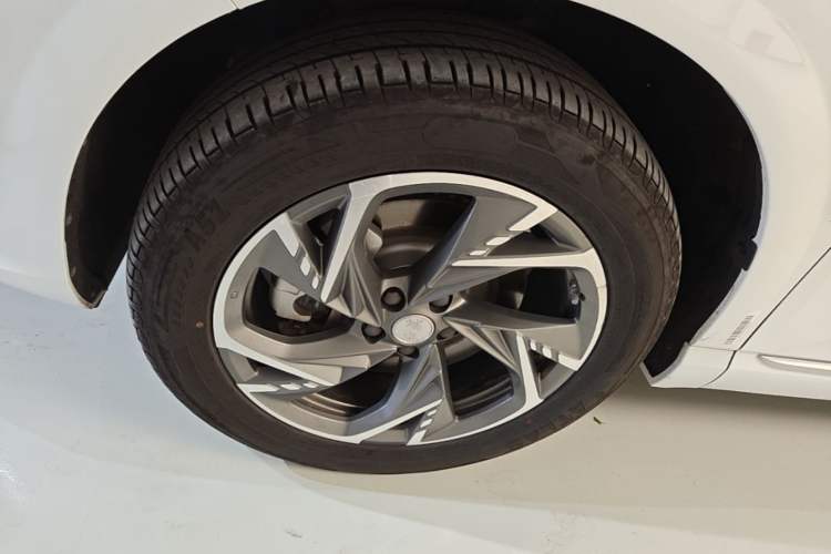Used Hongqi HS3 PHEV 2024 PHEV 115km Jingwei Edition Left Front Wheel Hub