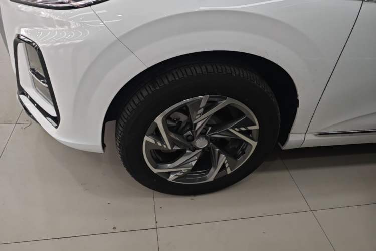 Used Hongqi HS3 PHEV 2024 PHEV 115km Jingwei Edition Left Front Wheel Hub