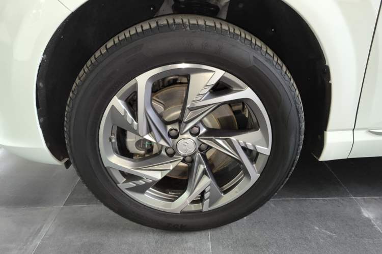Used Hongqi HS3 PHEV 2024 PHEV 115km Jingwei Edition Left Front Wheel Hub