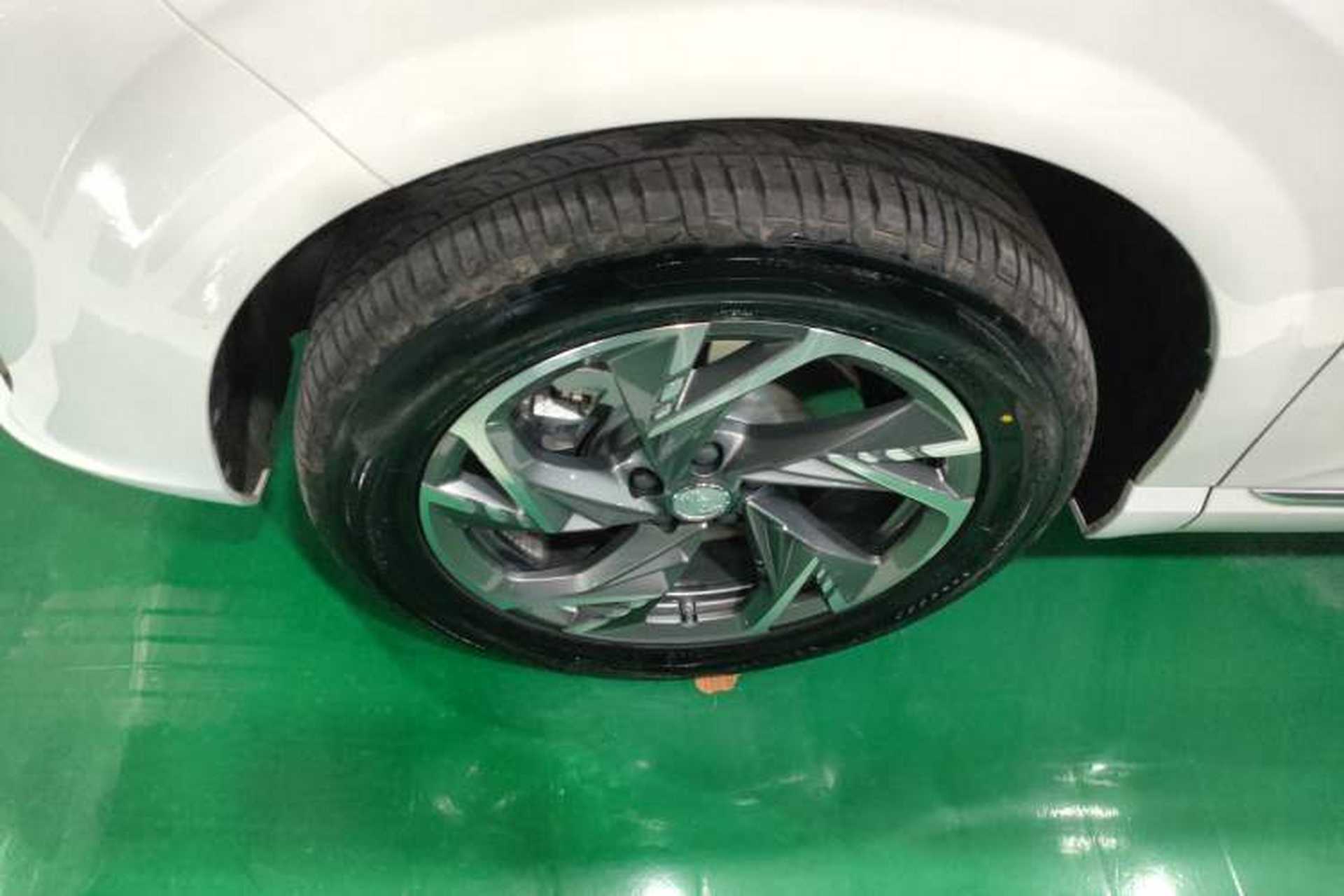 Used Hongqi HS3 PHEV 2024 PHEV 115km Jingwei Edition Left Front Wheel Hub