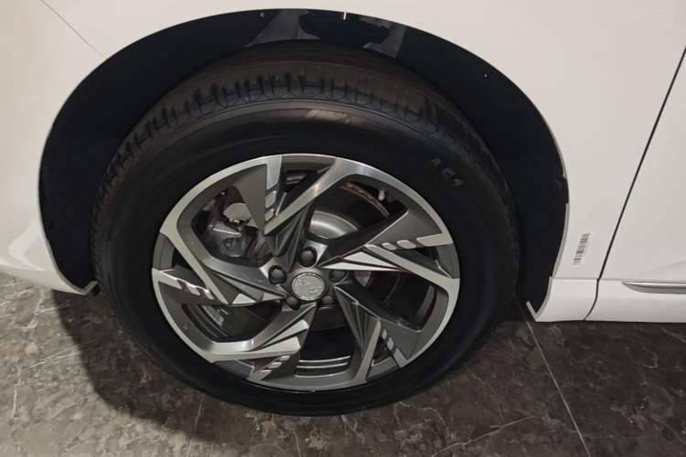 Used Hongqi HS3 PHEV 2024 PHEV 115km Jingwei Edition Left Front Wheel Hub