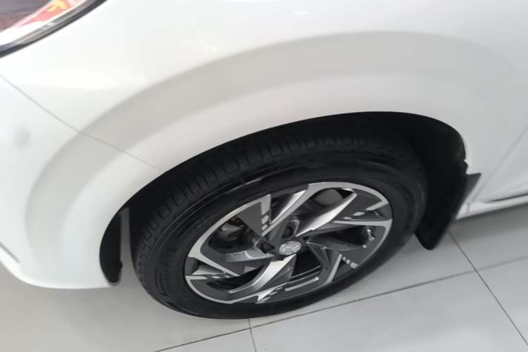 Used Hongqi HS3 PHEV 2024 PHEV 115km Jingwei Edition Left Front Wheel Hub