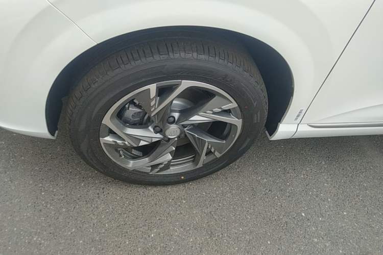 Used Hongqi HS3 PHEV 2024 PHEV 115km Jingwei Edition Left Front Wheel Hub