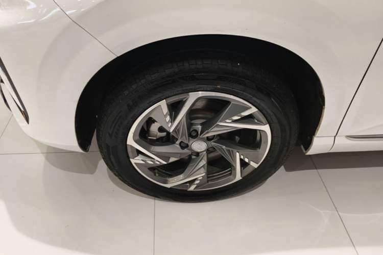 Used Hongqi HS3 PHEV 2024 PHEV 115km Jingwei Edition Left Front Wheel Hub