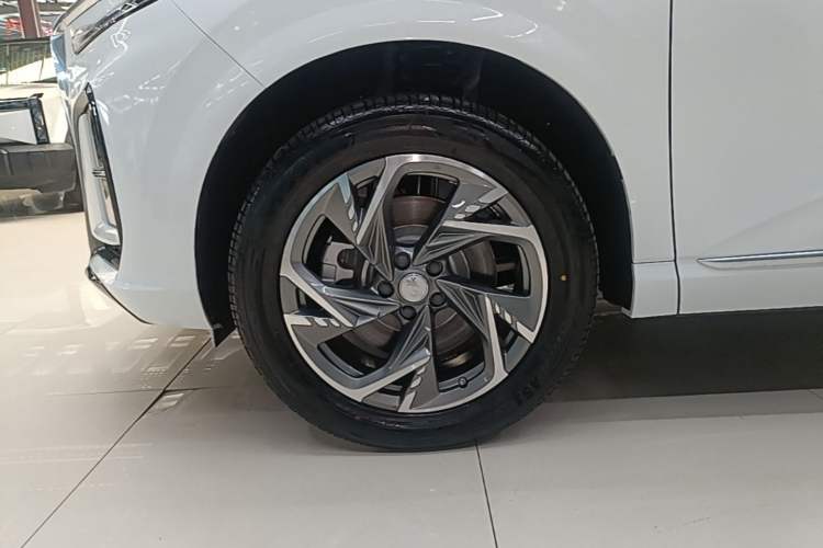 Used Hongqi HS3 PHEV 2024 PHEV 115km Jingwei Edition Left Front Wheel Hub